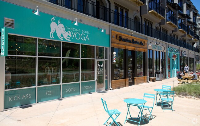 Foto del edificio - SPX Alley / Studioplex Townhomes