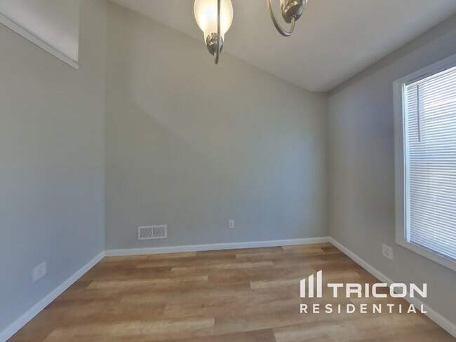 Foto del edificio - 1440 Twin Manor Dr
