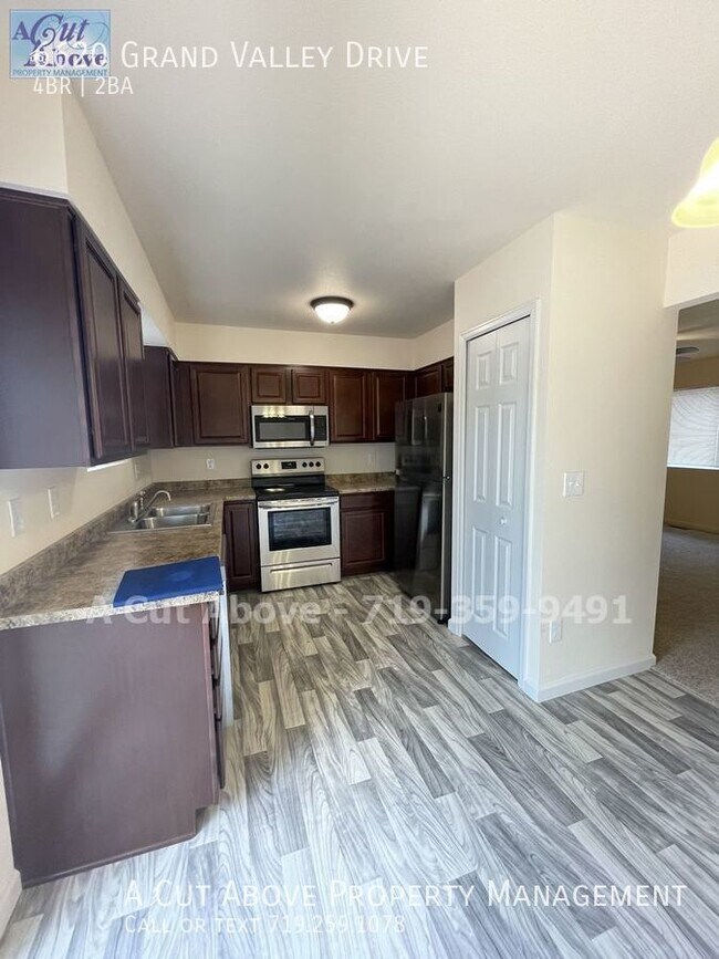 Foto del edificio - 4 Bedroom Home In Security