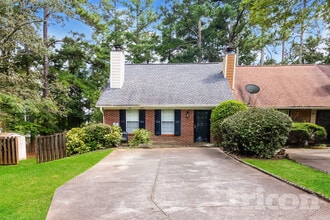 Building Photo - 2003 Cheatham Woods Dr SW