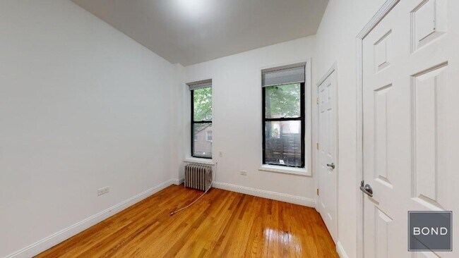 Foto del edificio - 228 E 36th St