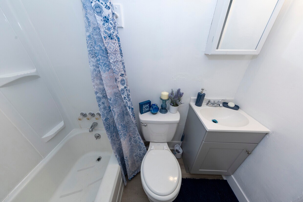 Foto principal - 102 N Hampton Rd
