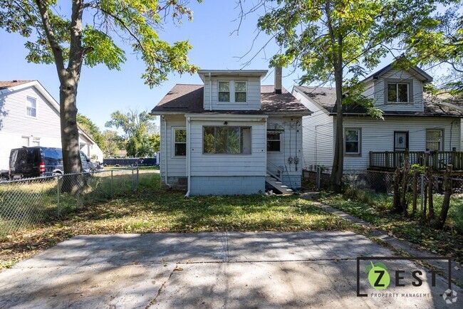 Building Photo - Welcome to our charming 3 bedroom, 2 bathroom