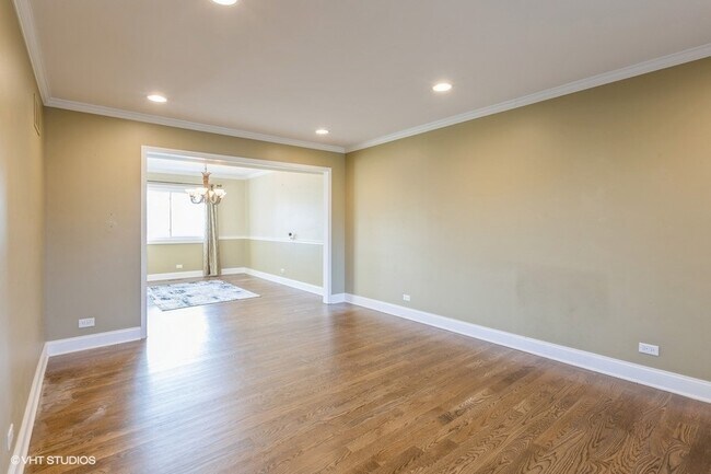 Building Photo - 1304 Leawood Ct