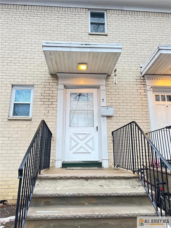 Foto del edificio - 406 Cranbury Rd