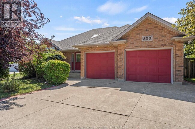 Building Photo - 853 Southwood Dr