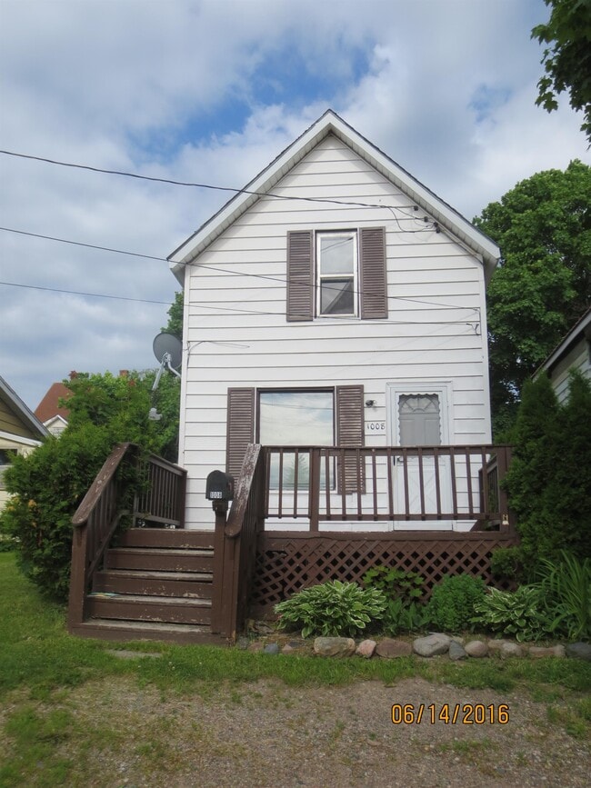 Building Photo - 1008 Tweed St