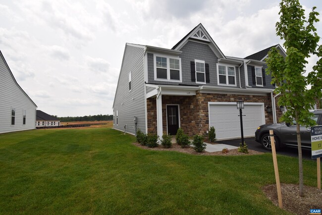 Building Photo - 129 Crabapple Ln