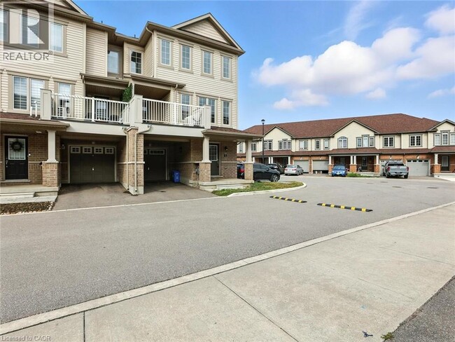 Building Photo - 755 Linden Dr