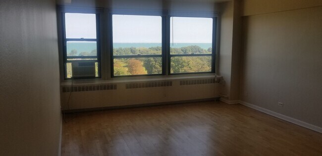 Foto del edificio - 4180 N Marine Dr