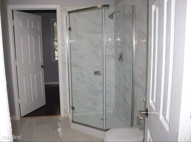 Foto del edificio - 3 br, 2 bath House - 7 Stevens Ave