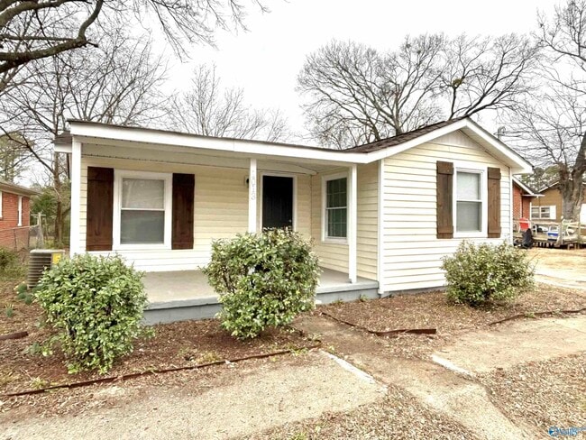 Foto del edificio - 1013 Meadow Dr NW