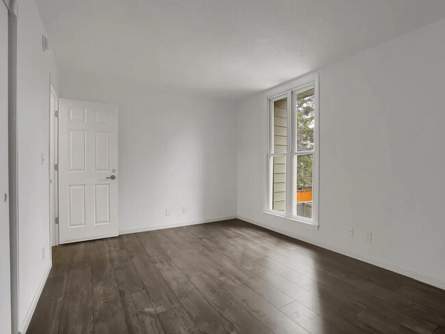 Foto del edificio - 6379 Barrie Rd