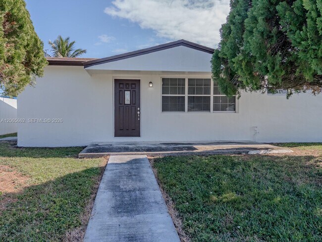 Building Photo - 27913 SW 131 AVE