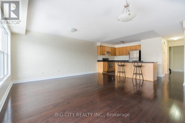 Building Photo - 2756 Bur Oak Ave