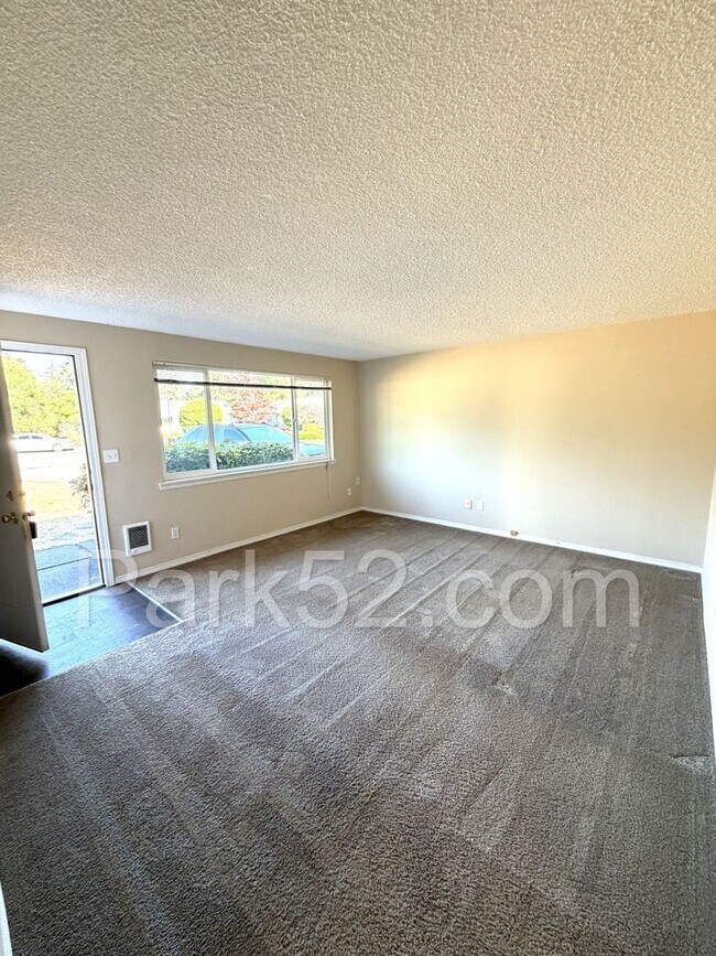 Foto del edificio - 3 Bedroom Single Family Rambler