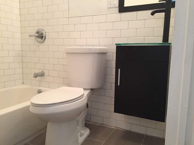 Bathroom - 6215 Boulevard E