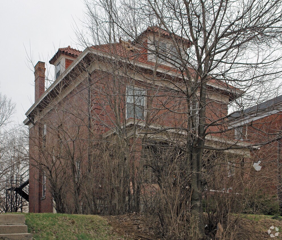 Building Photo - 860 Buena Vista Pl