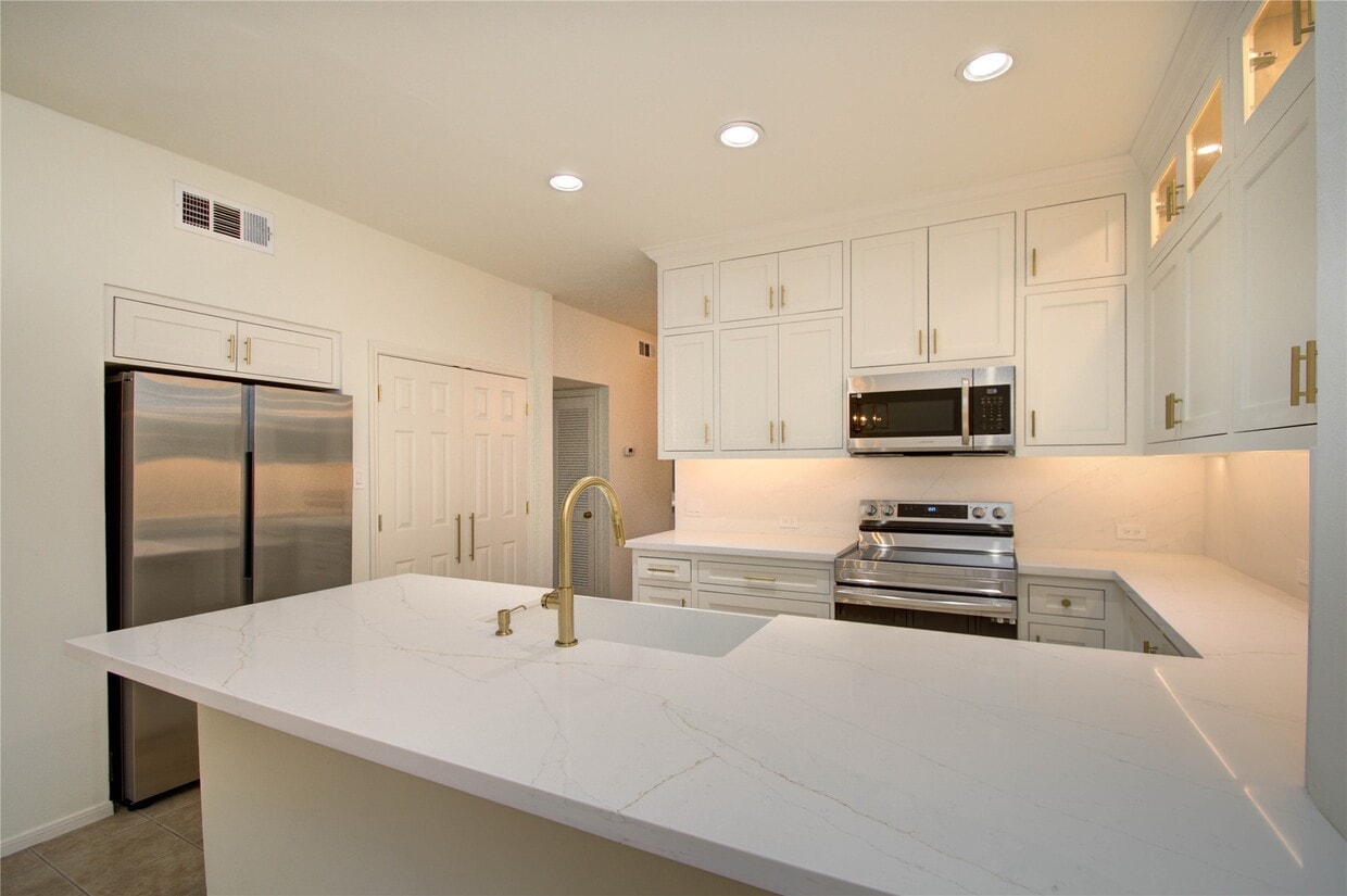 Foto principal - 6 Town Oaks Pl