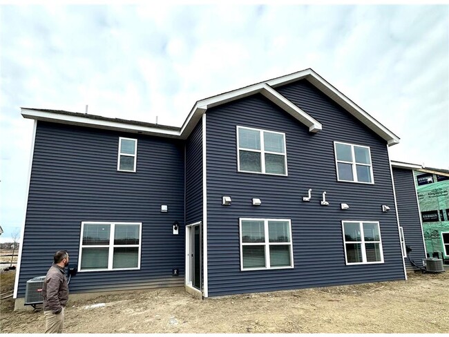 Building Photo - 19385 136th Ave N