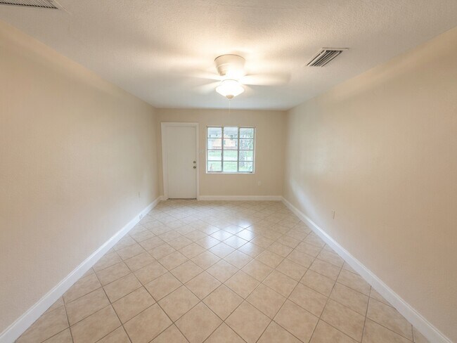Building Photo - 4441 Virginia St