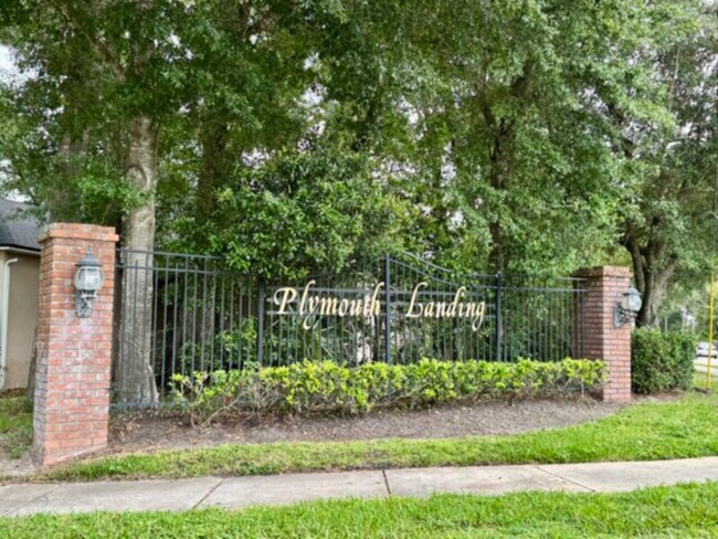 Building Photo - Beautiful 3 Bedroom, 2 Bath Home with Fresh Paint, New Carpet and Fenced Yard!