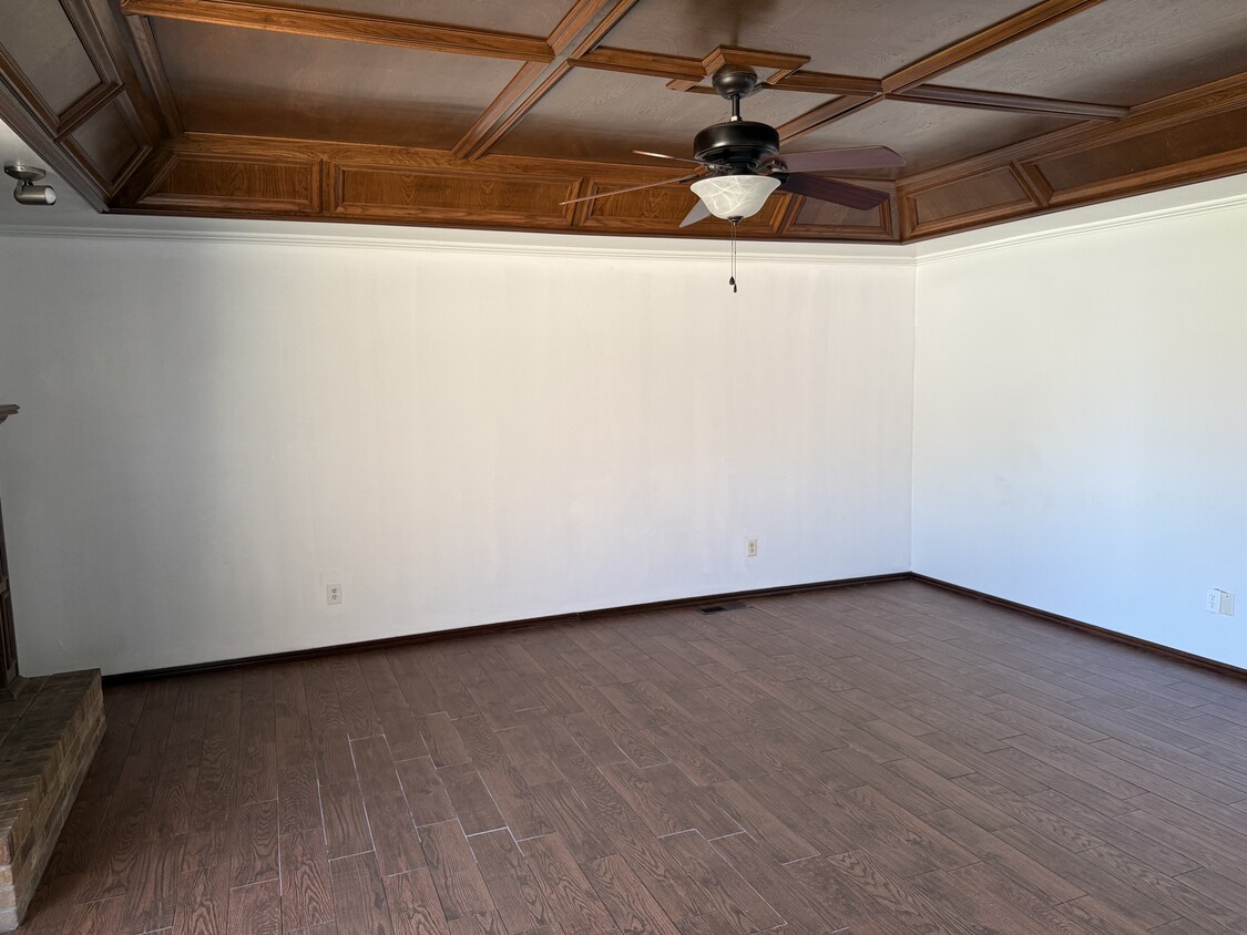 Foto del edificio - 13221 Marsh Ln