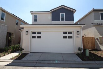 Building Photo - 1462 Pioneer Ln