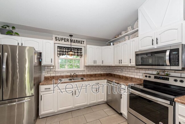 Foto del edificio - 2152 Ridgecrest Dr