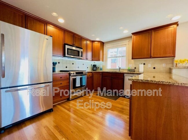 Photo - 2028 Eastlake Ave E Apartment