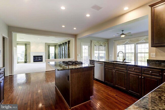 Building Photo - 25658 Cabin Point Ct