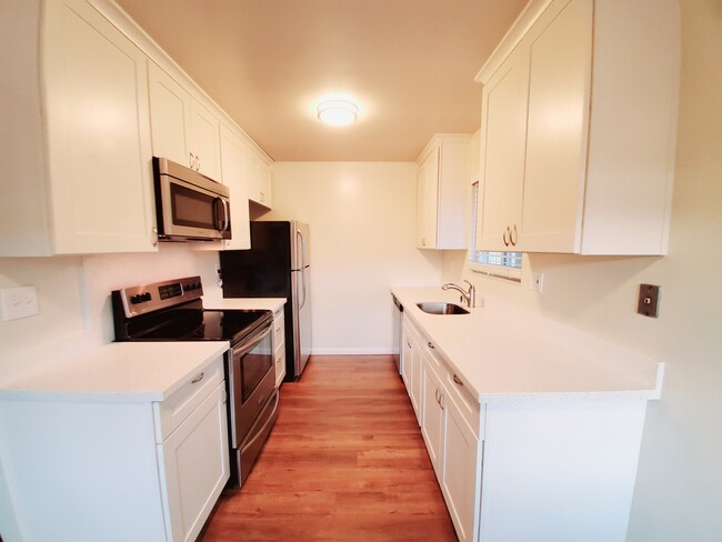 Building Photo - 474 Studio Cir
