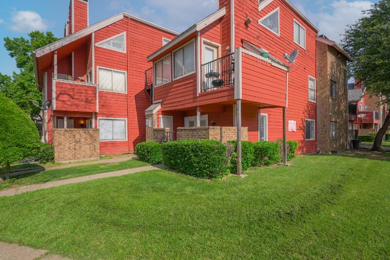 Foto principal - 9825 Walnut St