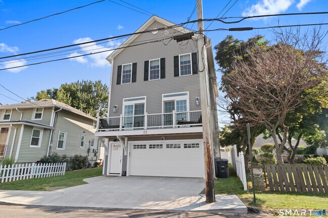 Foto del edificio - 22 Andrews Ave