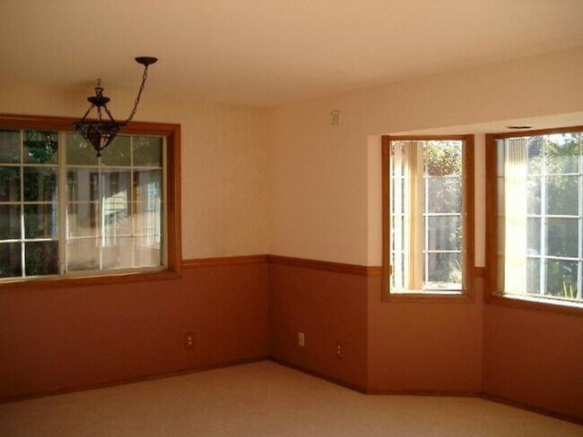 Building Photo - 3 bedroom in Marysville WA 98270
