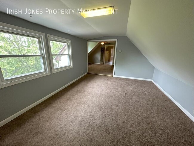 Building Photo - 194 Central Ave