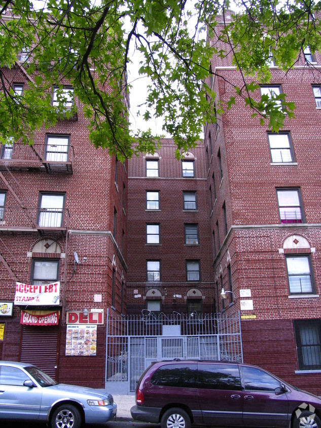 Foto del edificio - 2160 Walton Ave