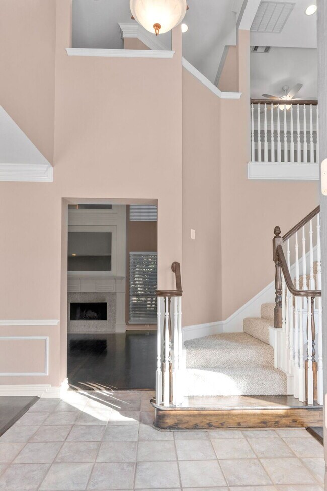 Building Photo - "Beautiful 4-Bedroom Home with Expansive D...