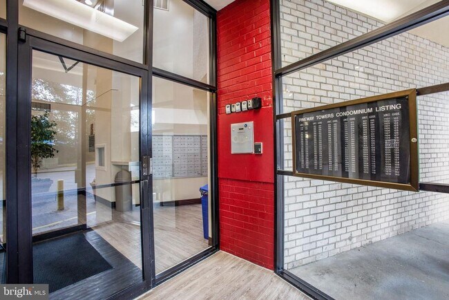 Foto del edificio - 8830 Piney Branch Rd