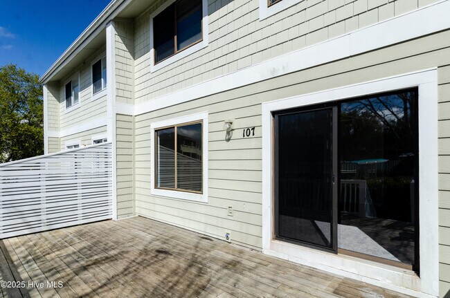 Foto del edificio - 107 Driftwood Ct