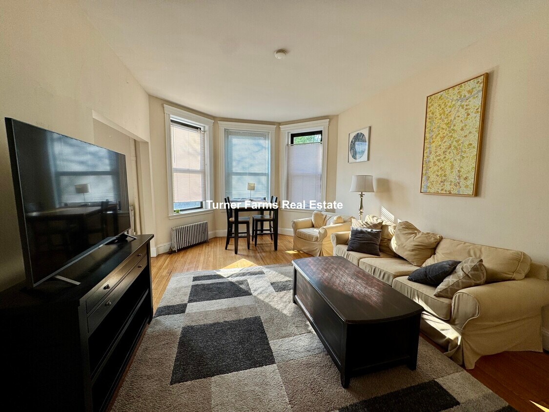 Foto principal - 397A Harvard St