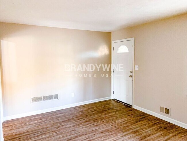 Building Photo - MOVE IN BY JAN 30TH AND RECEIVE $500 OFF F...