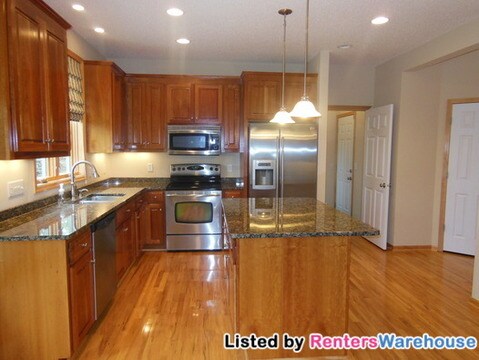 Building Photo - 10168 Florida Cir N