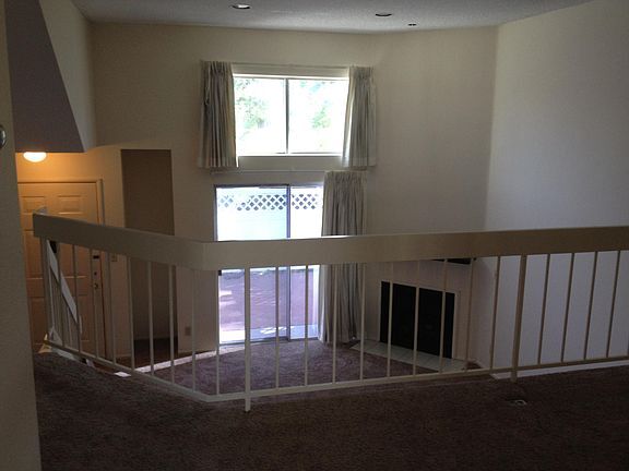 Building Photo - 12838 Sycamore Village Dr