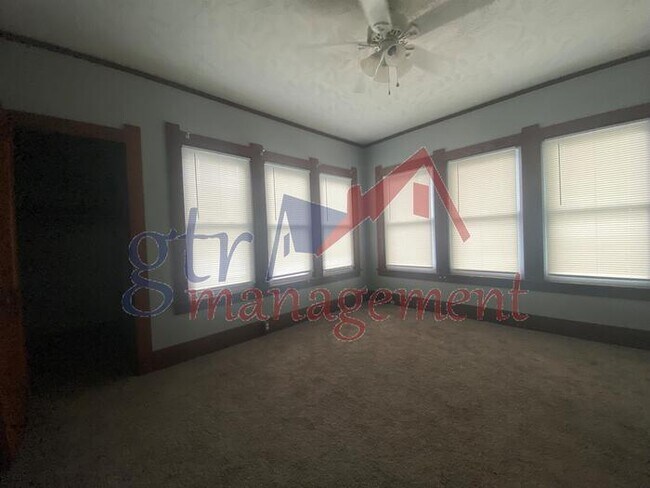 Foto del edificio - 2432 Laurel Ave