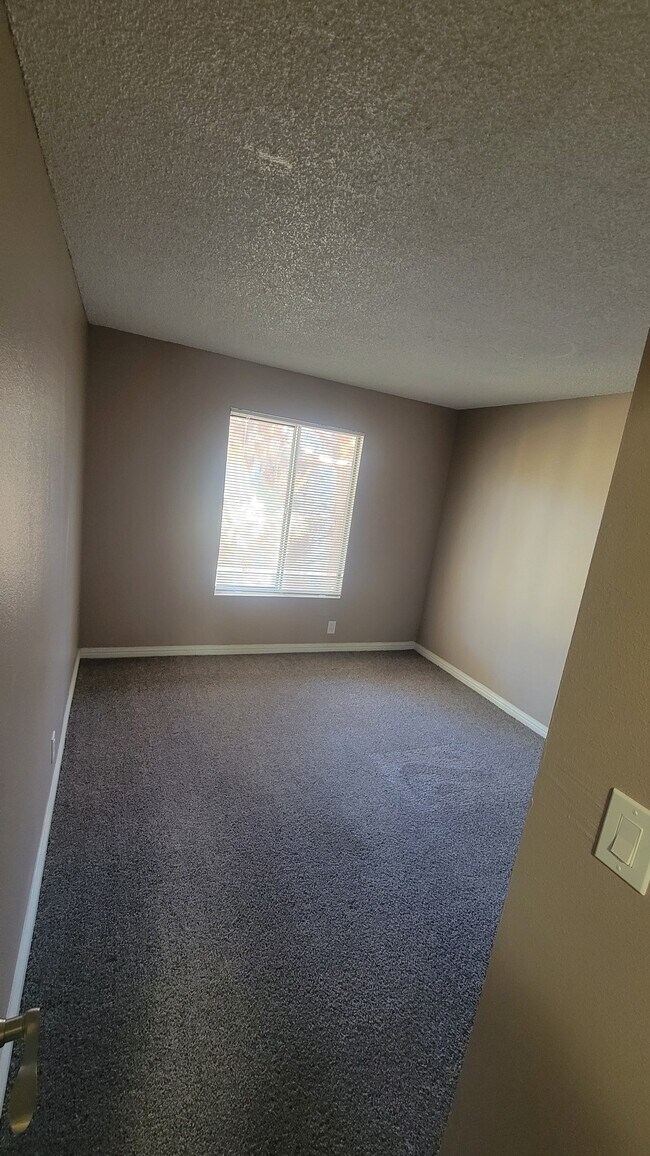 2nd Bedroom - Sunset Springs Apartments