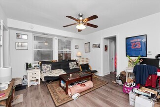 Building Photo - 3747 N Pine Grove Ave
