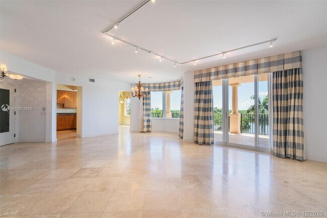 Foto del edificio - 13611 Deering Bay Dr