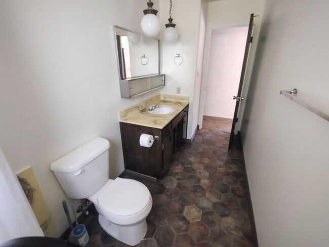 Building Photo - North Morro Bay, 3 bedroom, 2 bath home in...