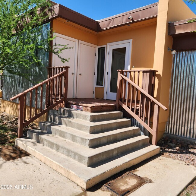 Foto del edificio - 399 Ewing Trail